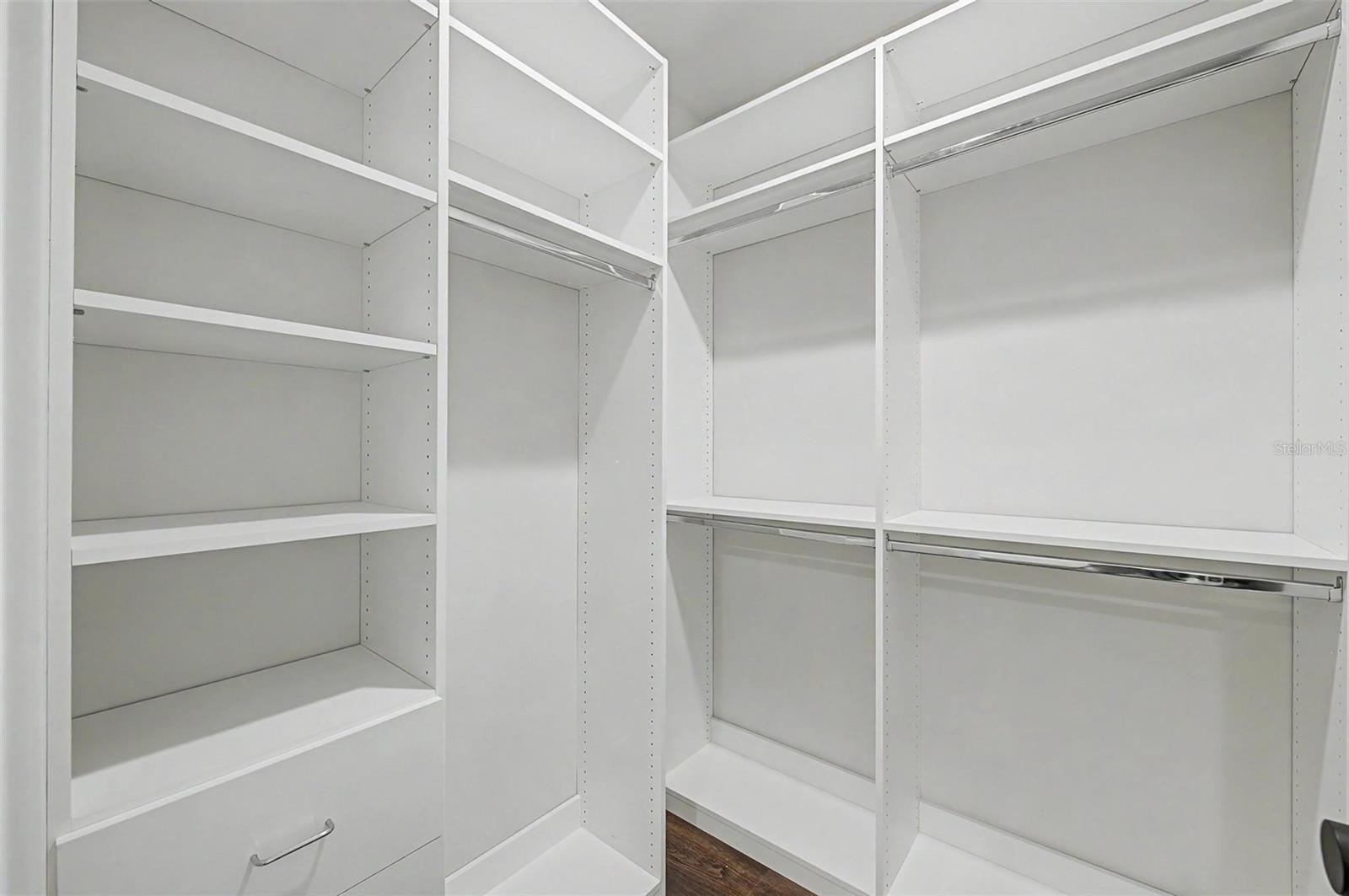 110 S ARRAWANA AVE #2 — photo 41
