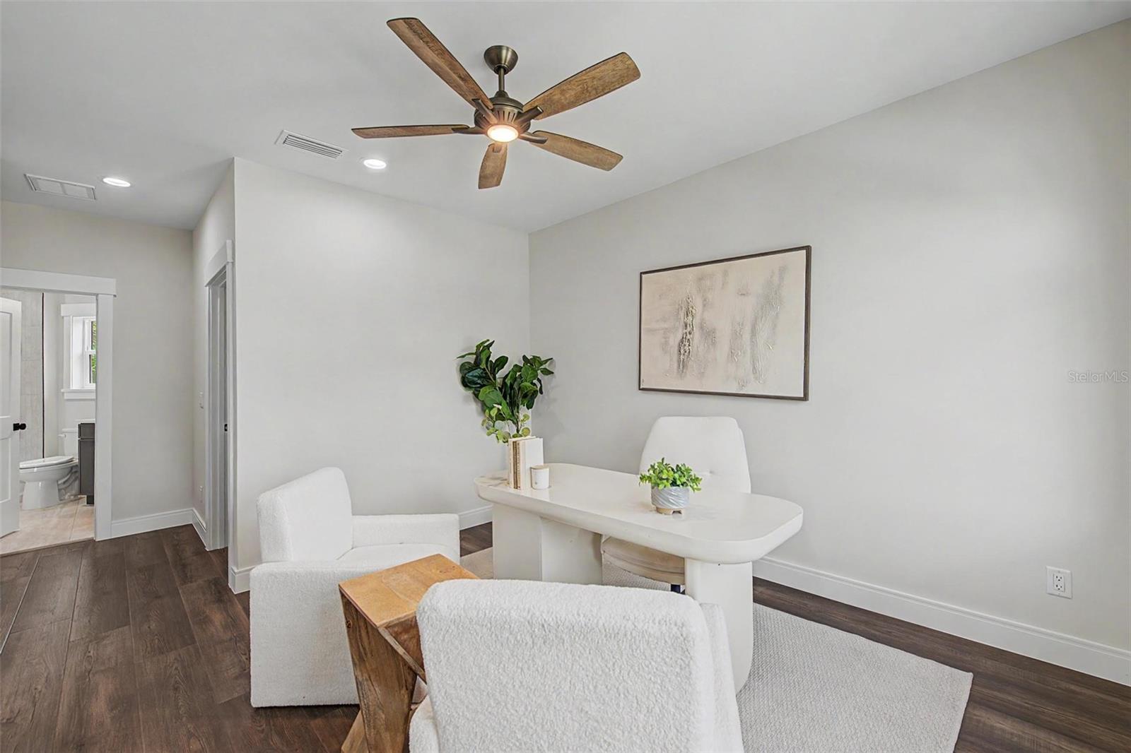 110 S ARRAWANA AVE #2 — photo 43