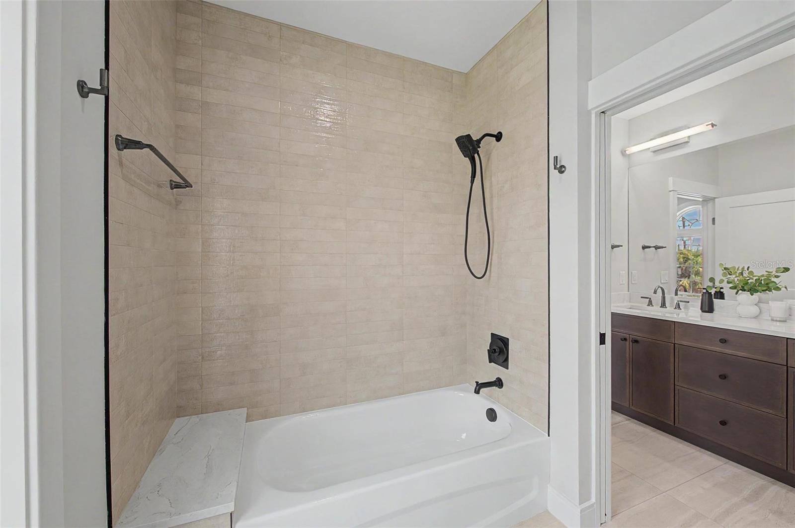 110 S ARRAWANA AVE #2 — photo 38