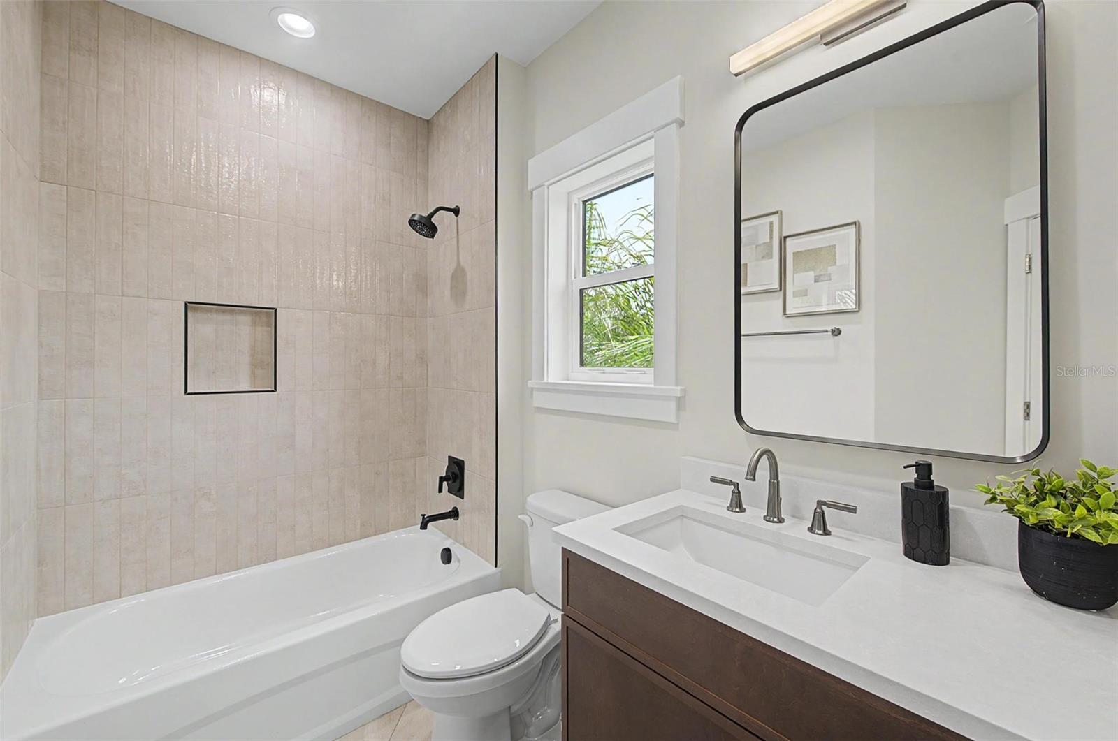 110 S ARRAWANA AVE #2 — photo 45