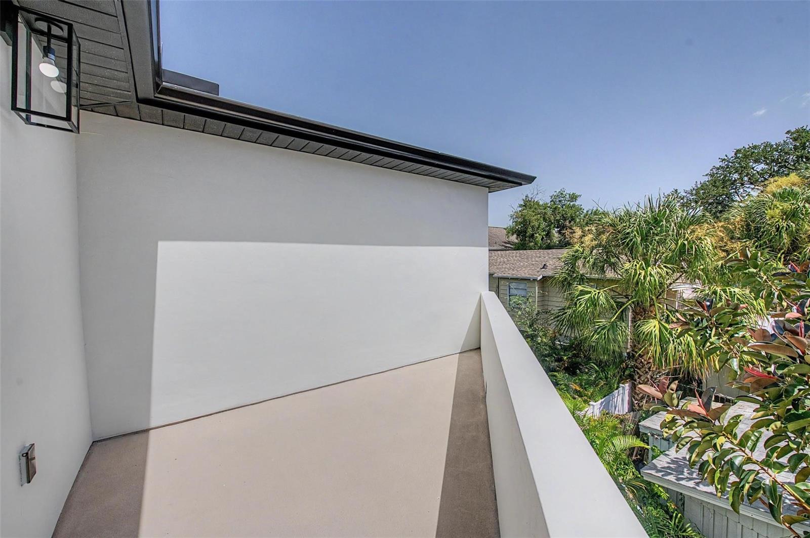 110 S ARRAWANA AVE #2 — photo 51