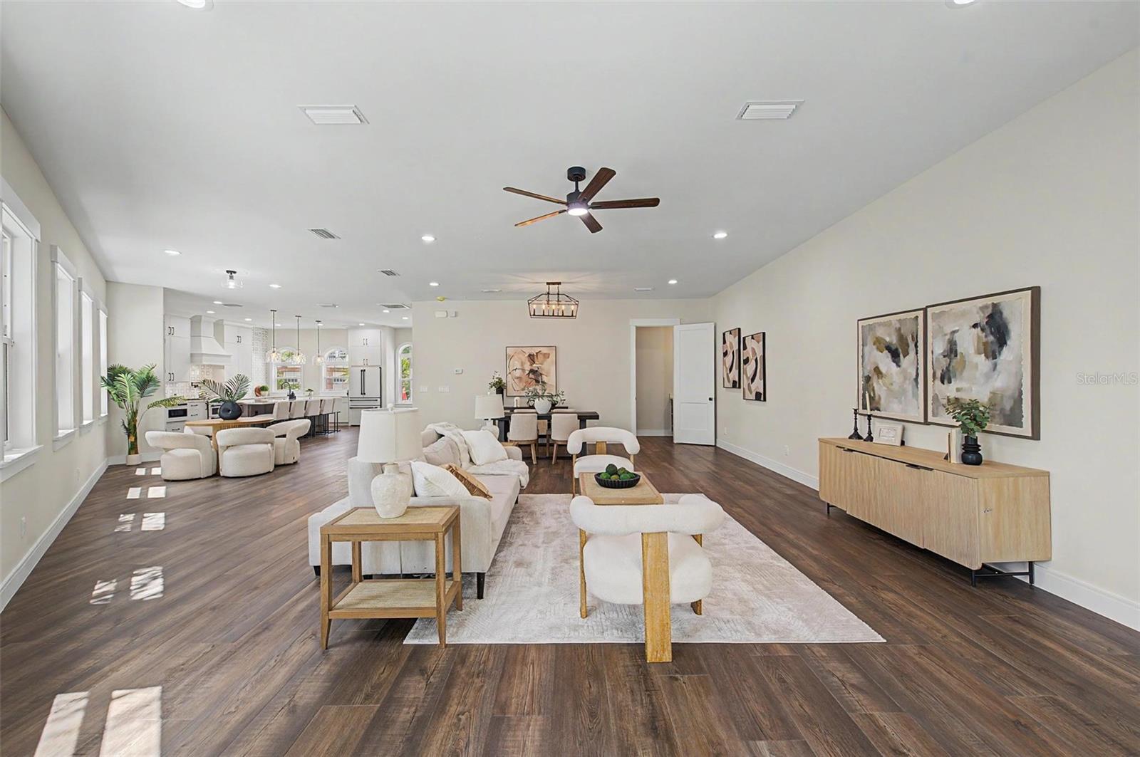110 S ARRAWANA AVE #2 — photo 5