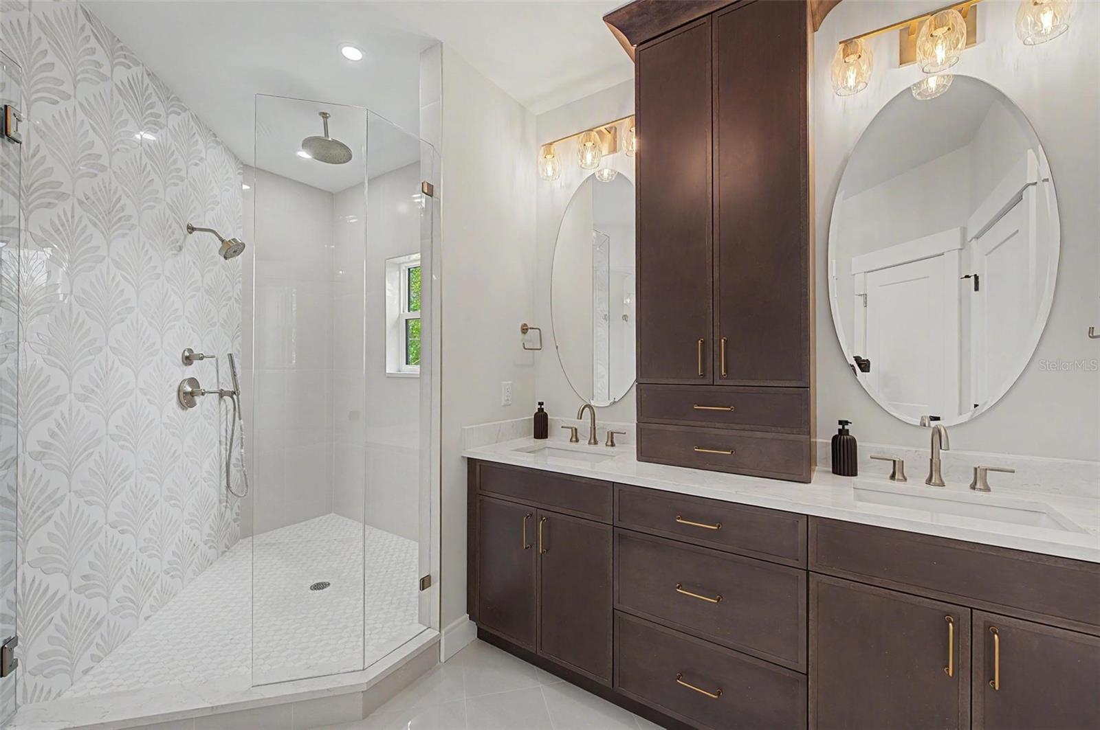 110 S ARRAWANA AVE #2 — photo 31