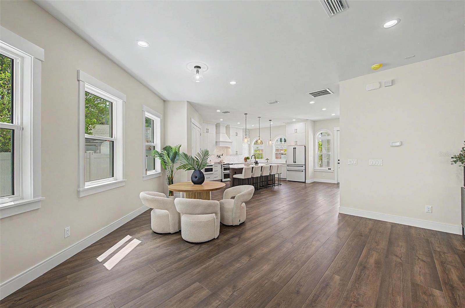 110 S ARRAWANA AVE #2 — photo 16