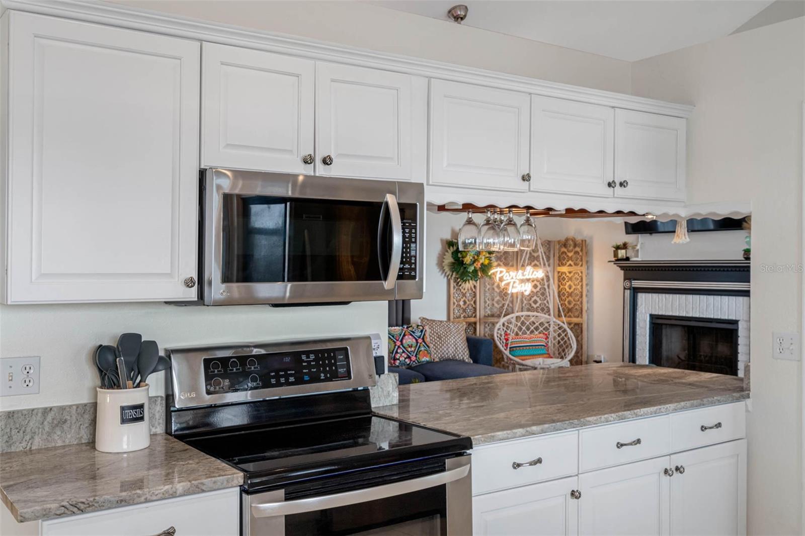 12692 PINEWAY DR — photo 25