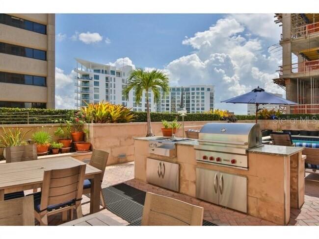 1350 MAIN ST #707 — photo 37