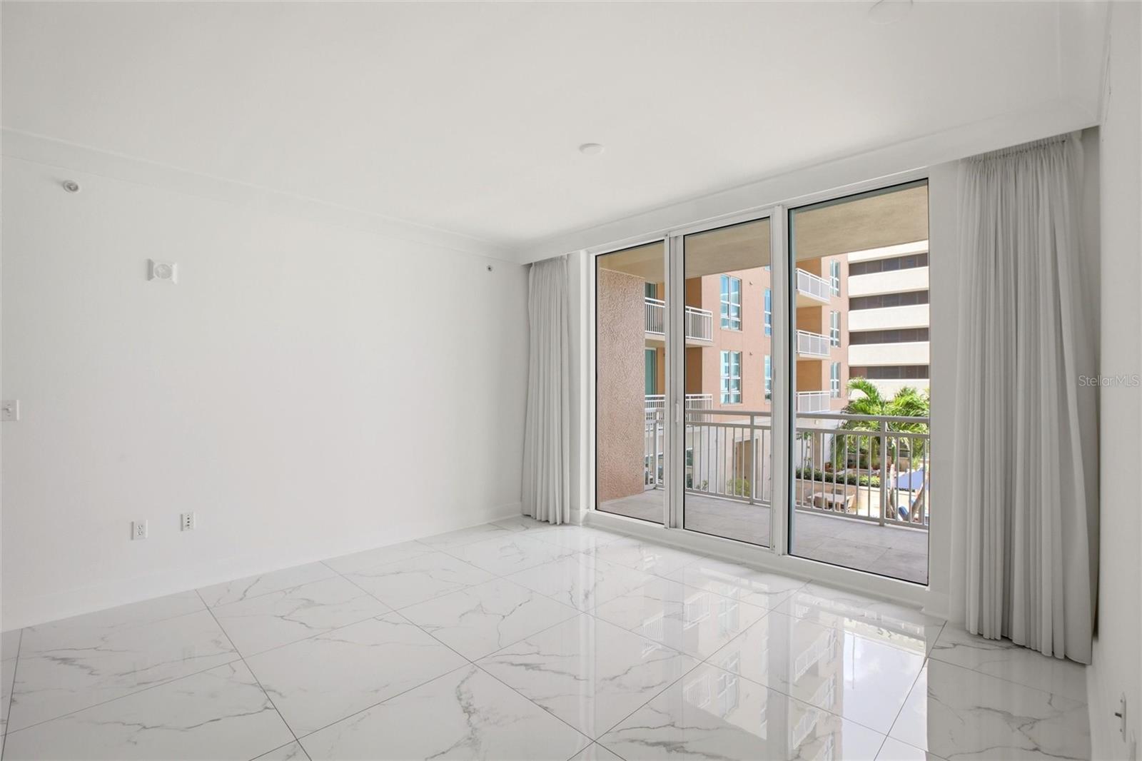 1350 MAIN ST #707 — photo 4