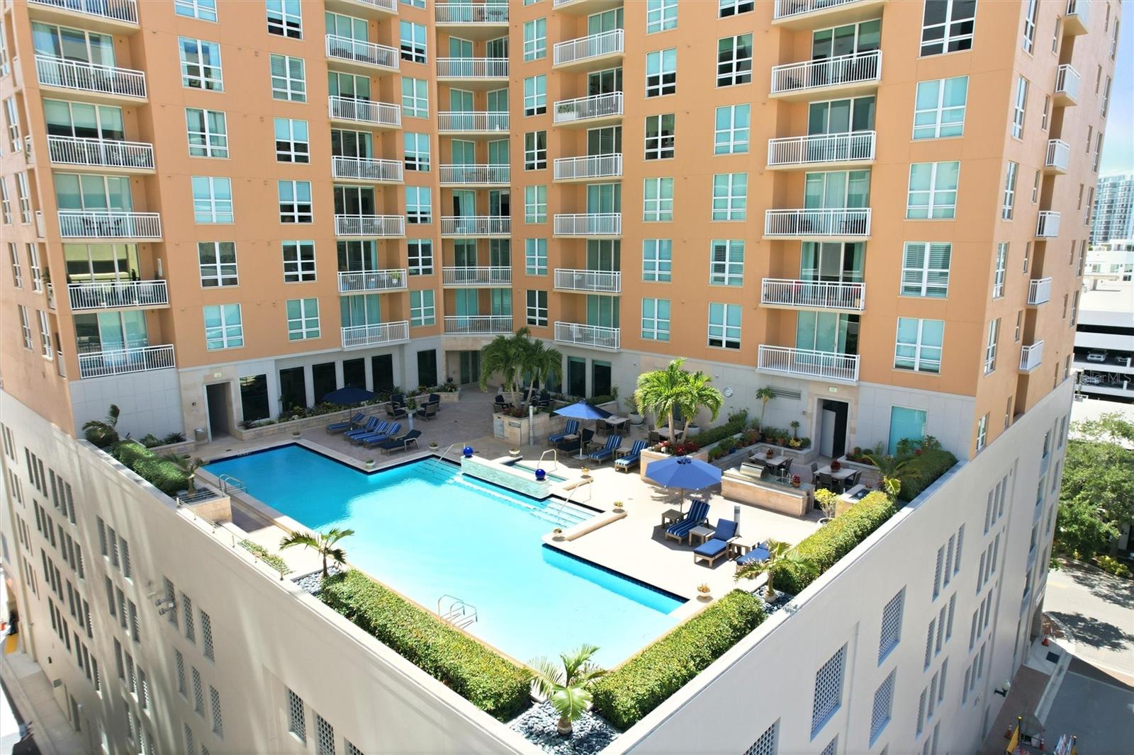 1350 MAIN ST #707 — photo 33