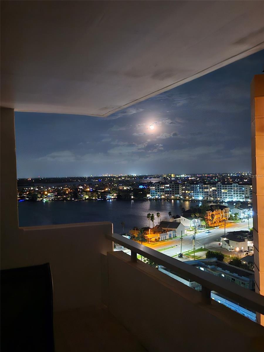 17920 GULF BLVD #1502 — photo 33