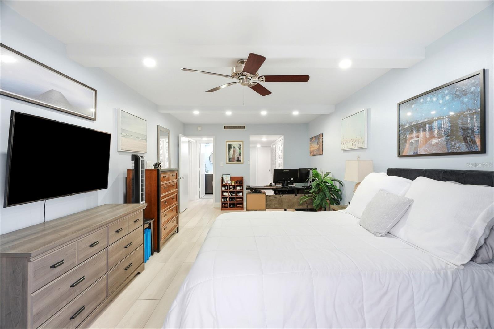 17920 GULF BLVD #1502 — photo 21