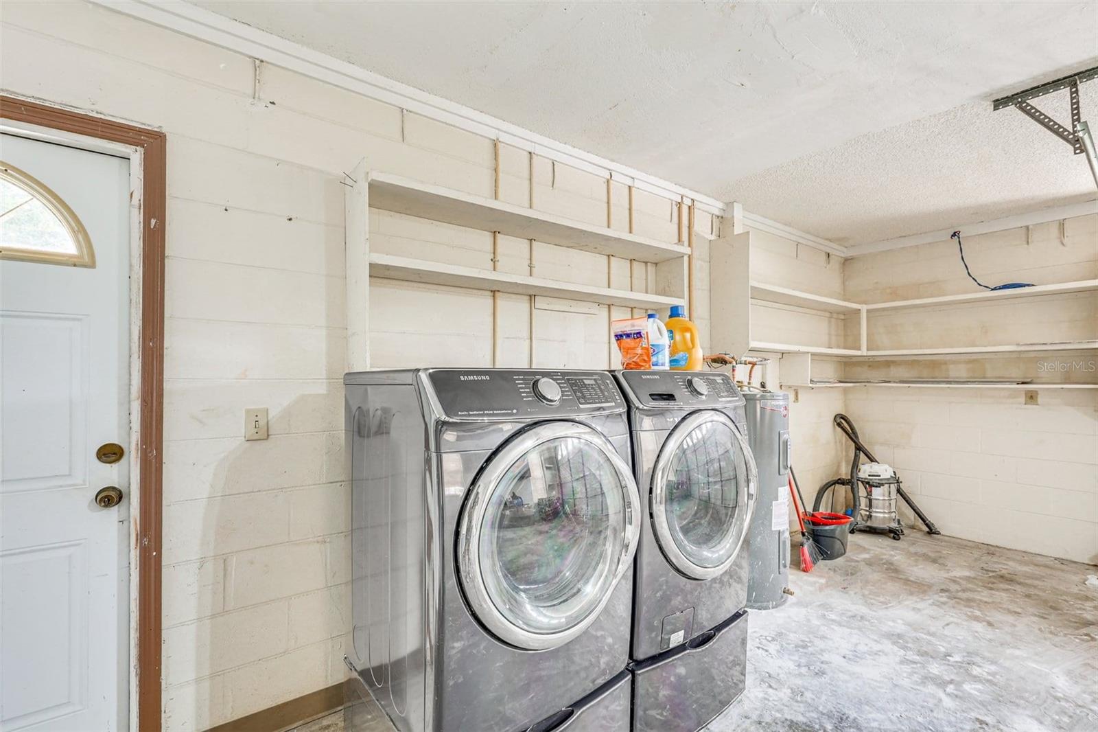 920 LAKEVIEW DR — photo 19