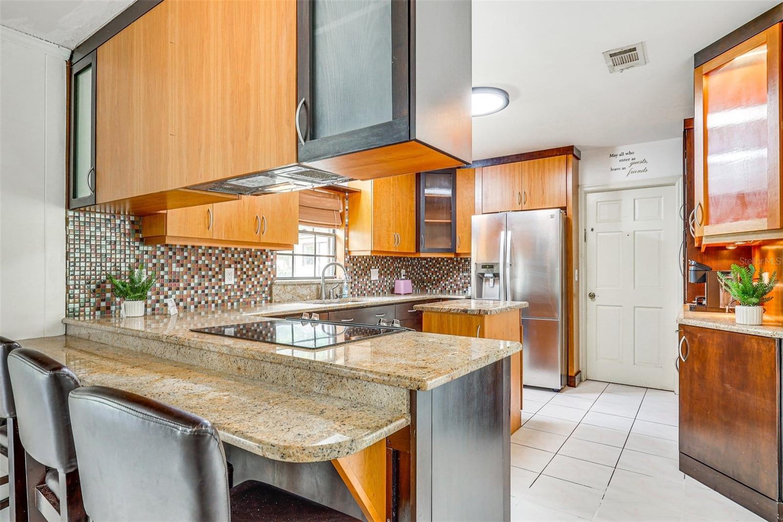 920 LAKEVIEW DR — photo 4
