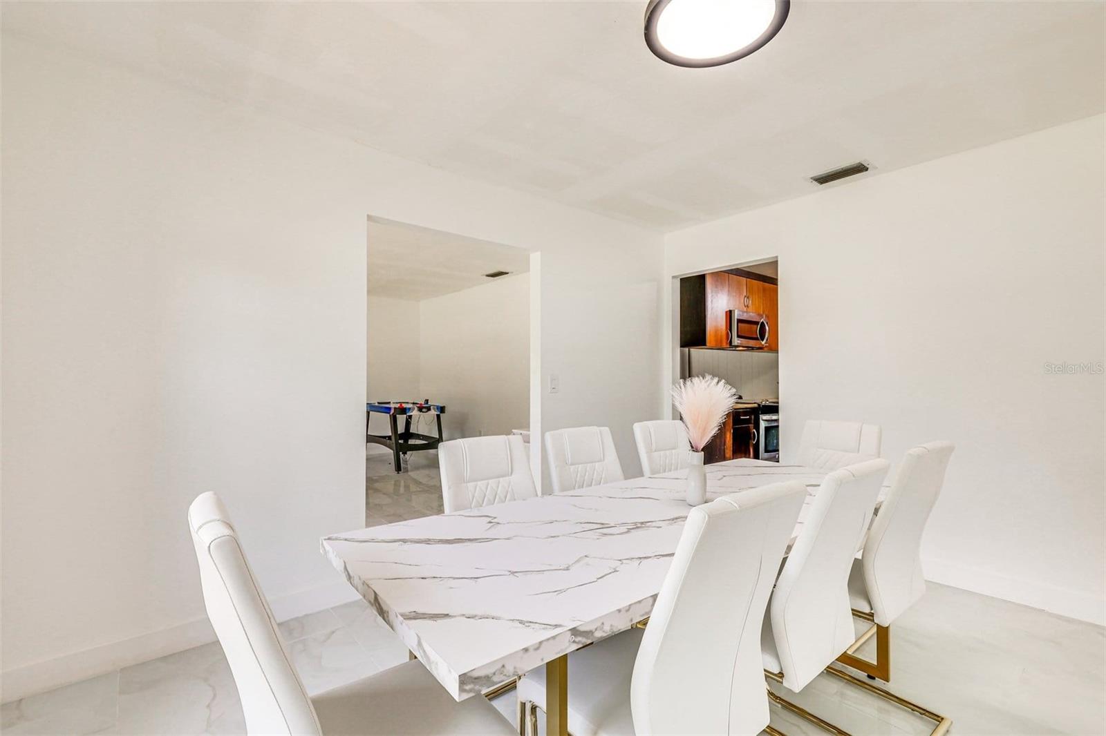920 LAKEVIEW DR — photo 18