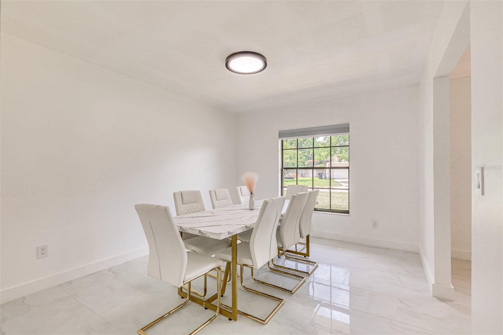 920 LAKEVIEW DR — photo 16