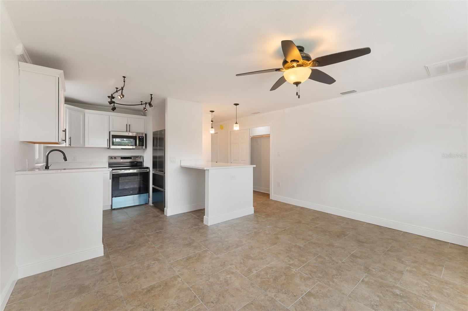 14036 MARGUERITE DR — photo 3