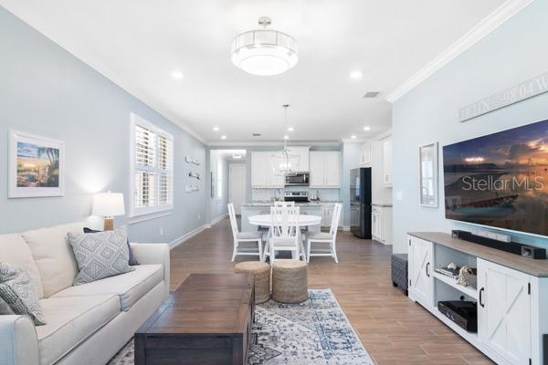 200 SOLIERA ST — photo 11