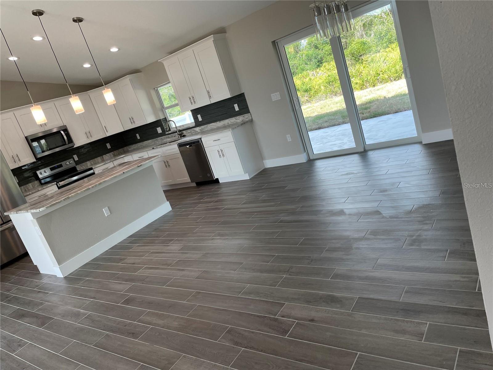 00 LONGFELLOW LN — photo 2
