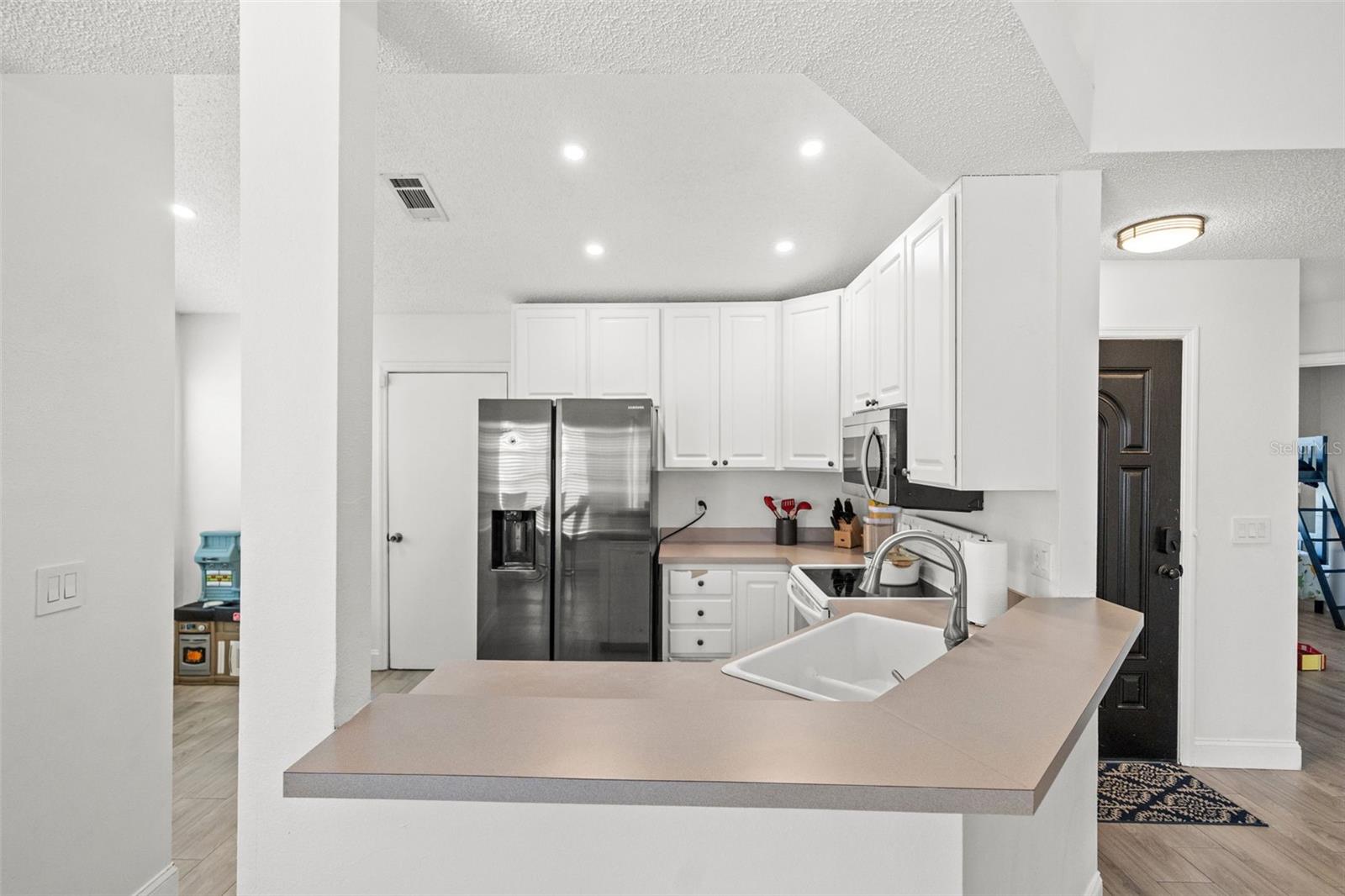 12714 TROWBRIDGE LN — photo 8