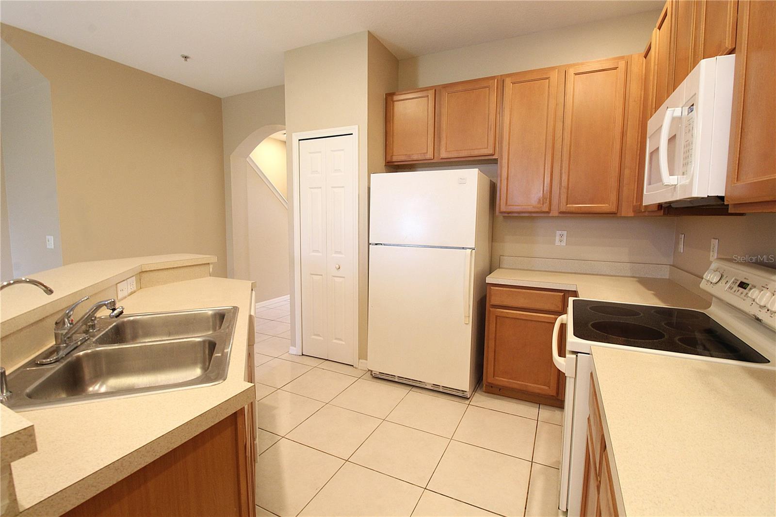 4011 BURLWOOD RD — photo 4