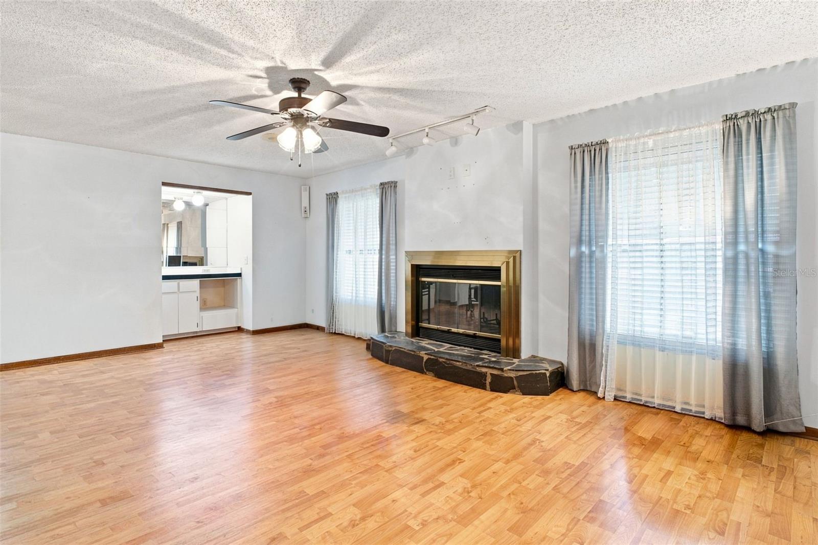 9230 JASMINE BLVD — photo 2