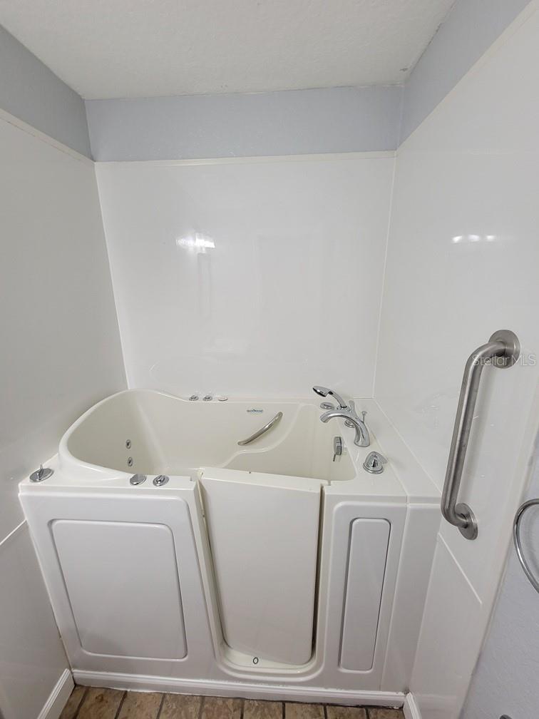 11633 FOX RUN — photo 23