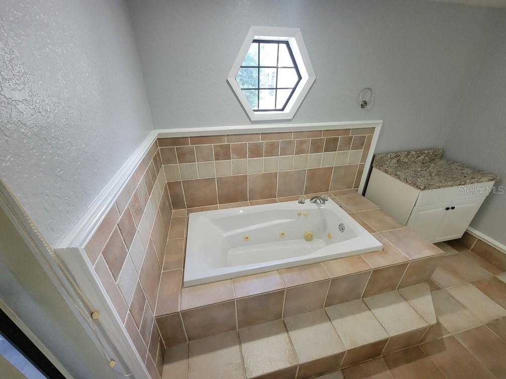 11633 FOX RUN — photo 28