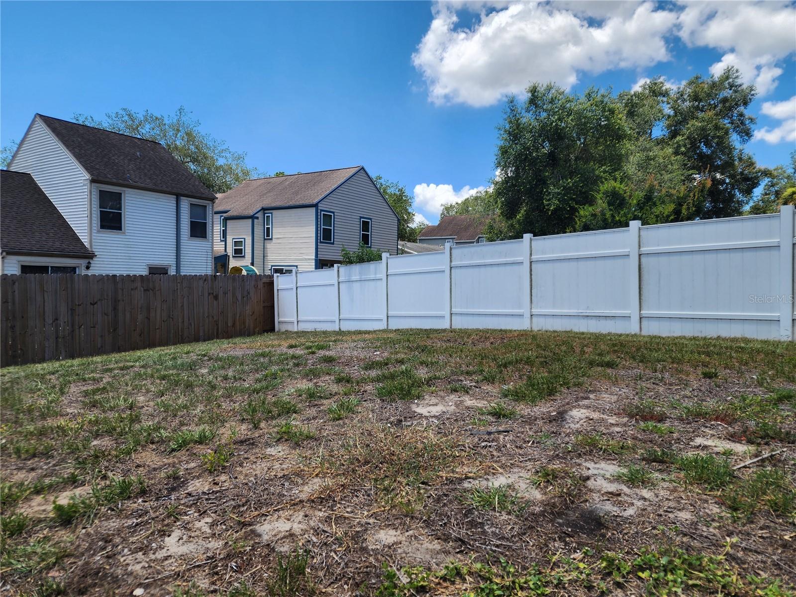Home in TEMPLE TERRACE — photo 4