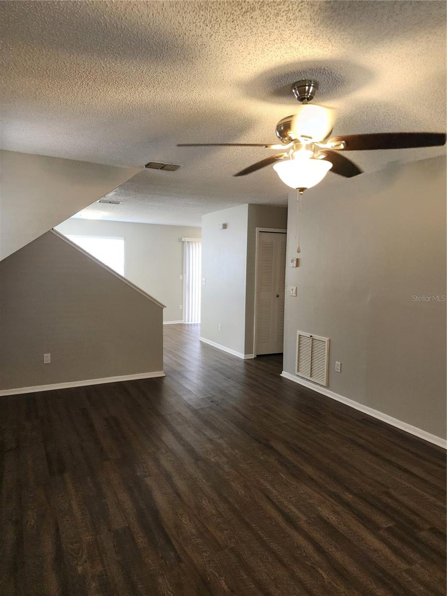 Home in TEMPLE TERRACE — photo 11