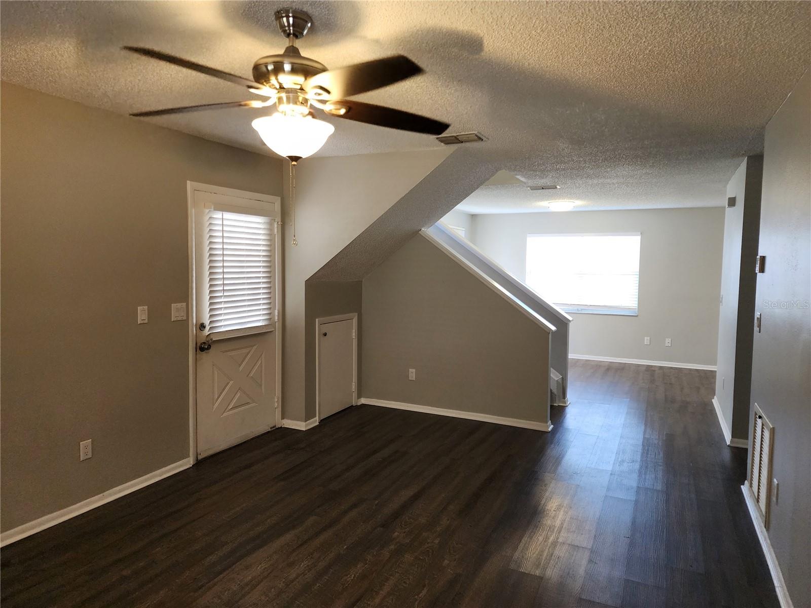 Home in TEMPLE TERRACE — photo 10