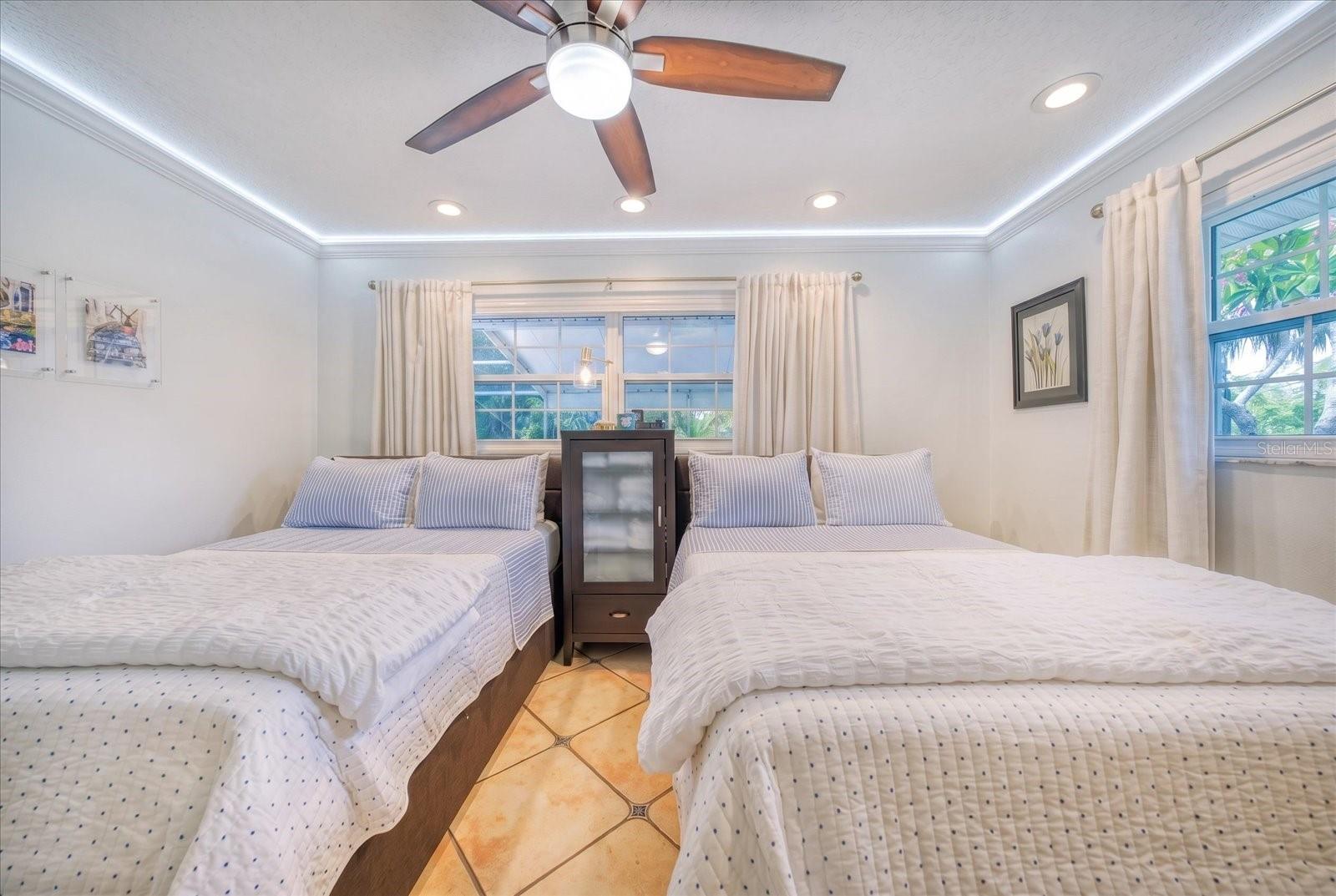 407 HARBOR VIEW LN — photo 23