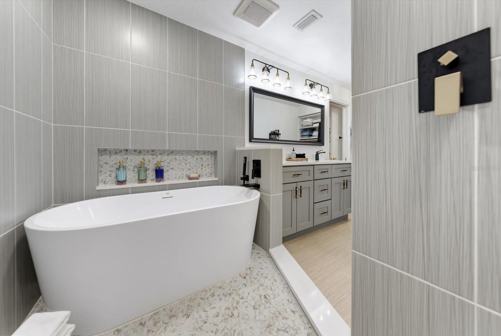 407 HARBOR VIEW LN — photo 18