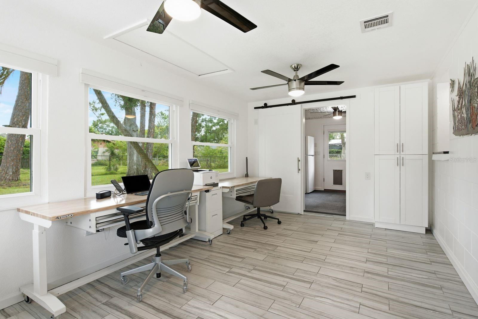 601 SHORE DR E — photo 23