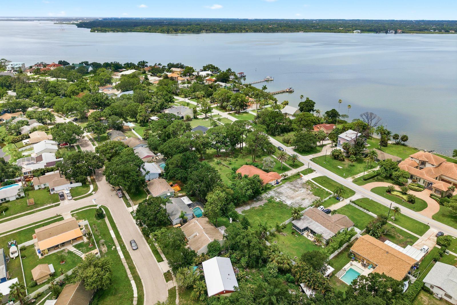 601 SHORE DR E — photo 33