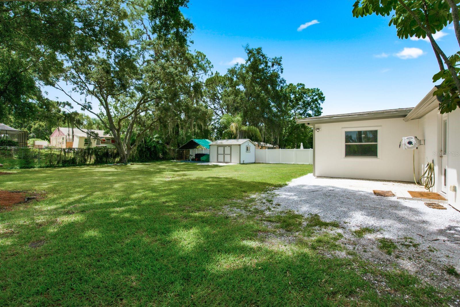 601 SHORE DR E — photo 25