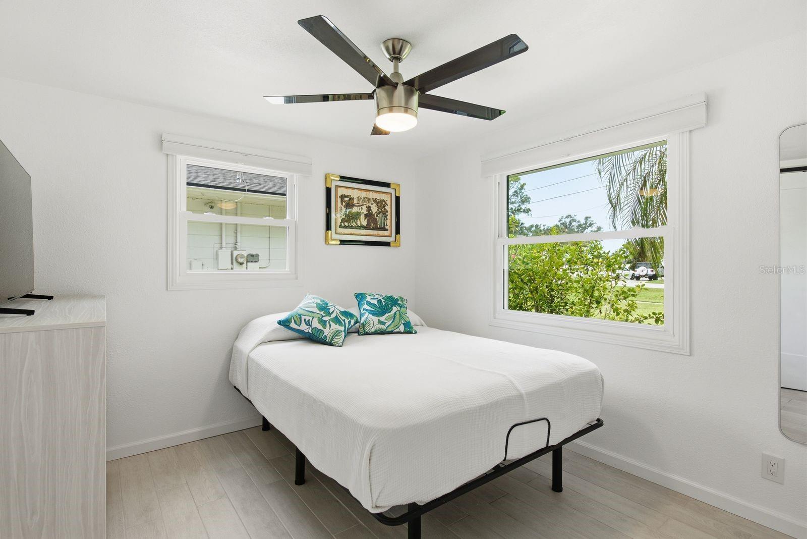 601 SHORE DR E — photo 20