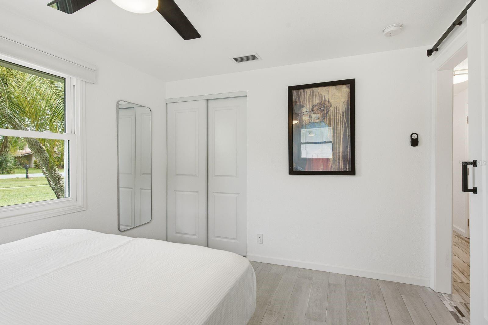 601 SHORE DR E — photo 21