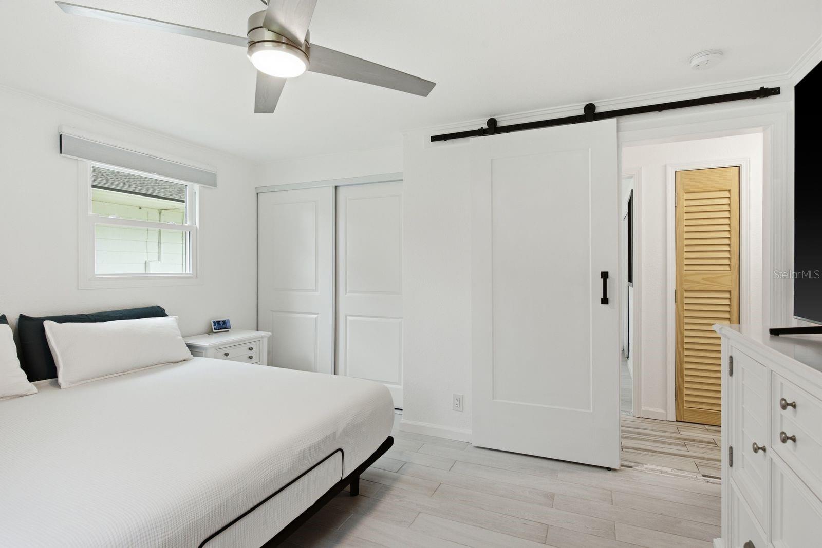 601 SHORE DR E — photo 15