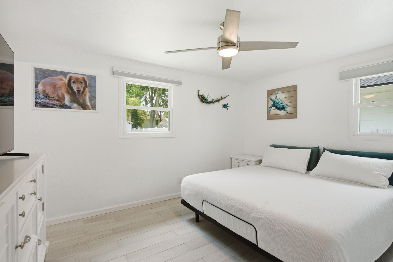 601 SHORE DR E — photo 16