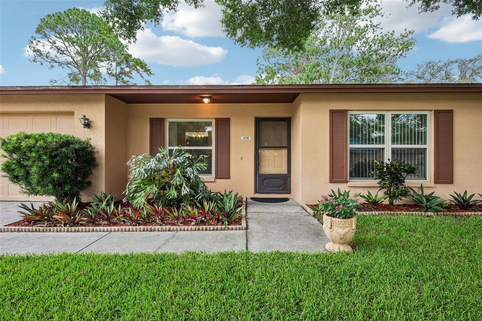 3718 SAND PEBBLE DR — photo 2