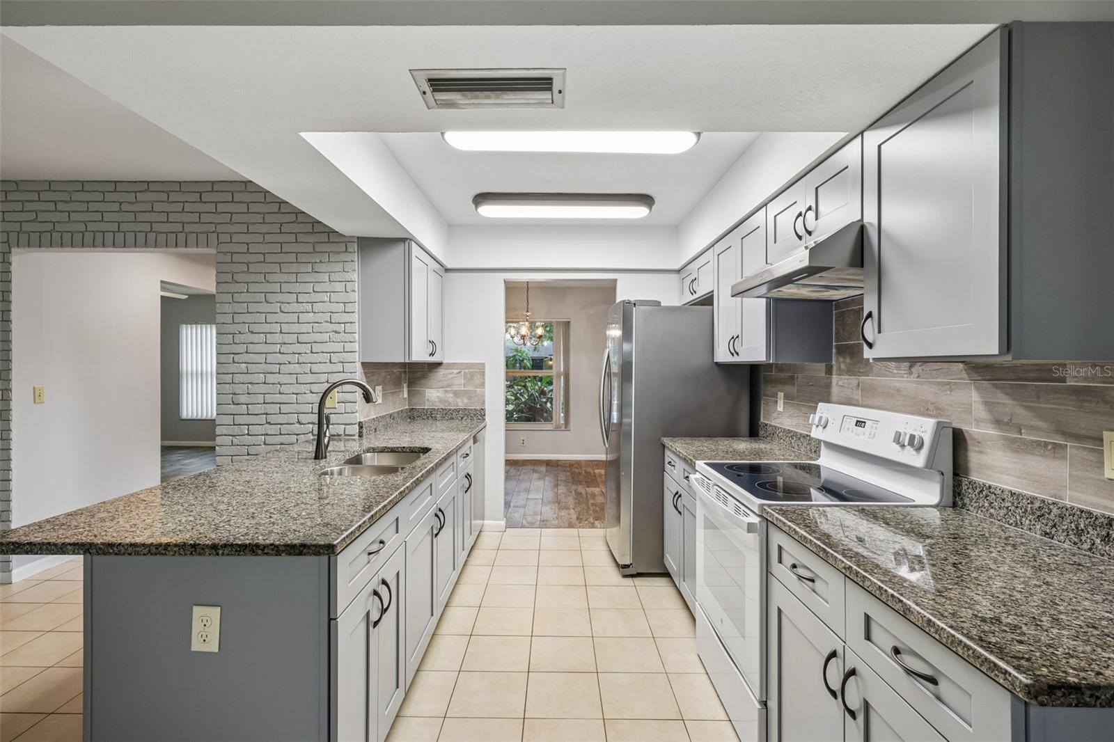 3718 SAND PEBBLE DR — photo 15