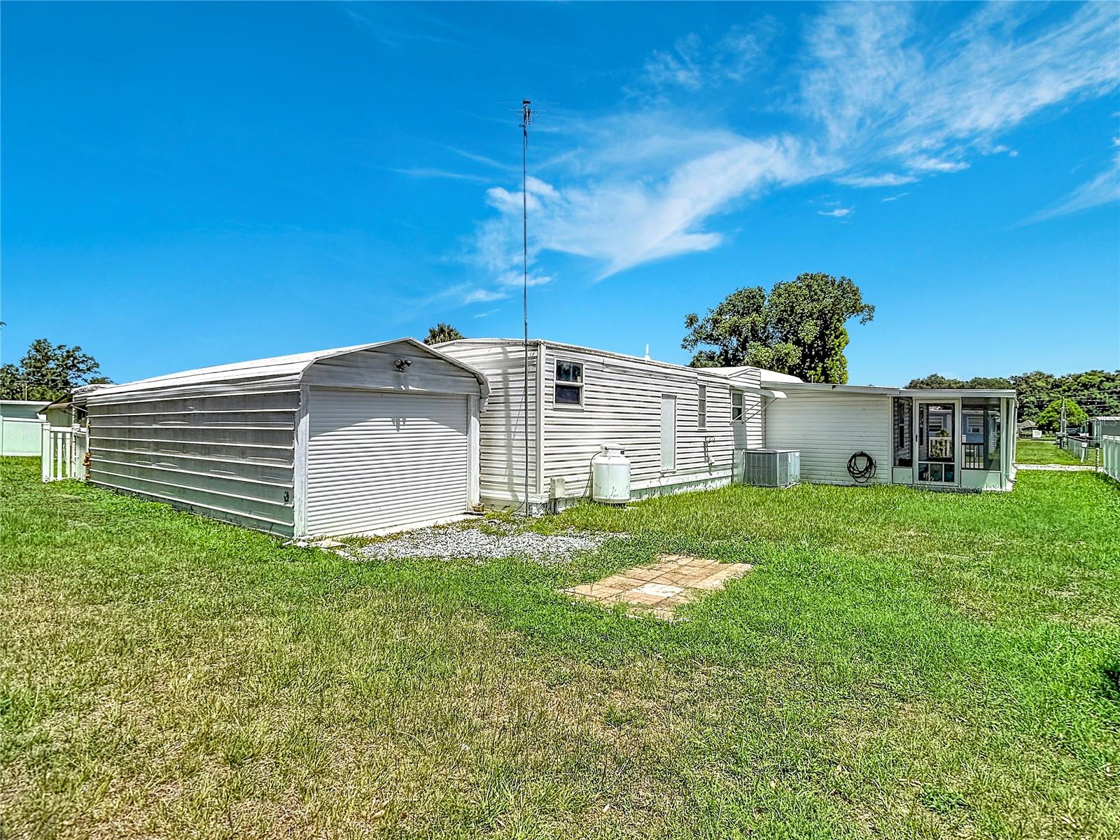 39032 OLA AVE — photo 31