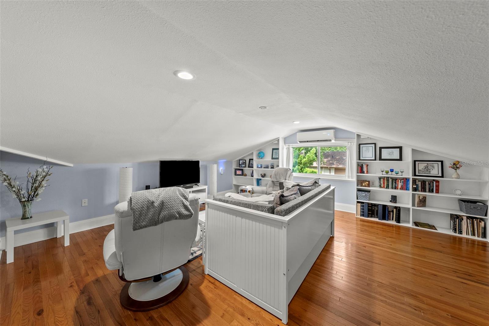 2915 W ANGELES ST — photo 33
