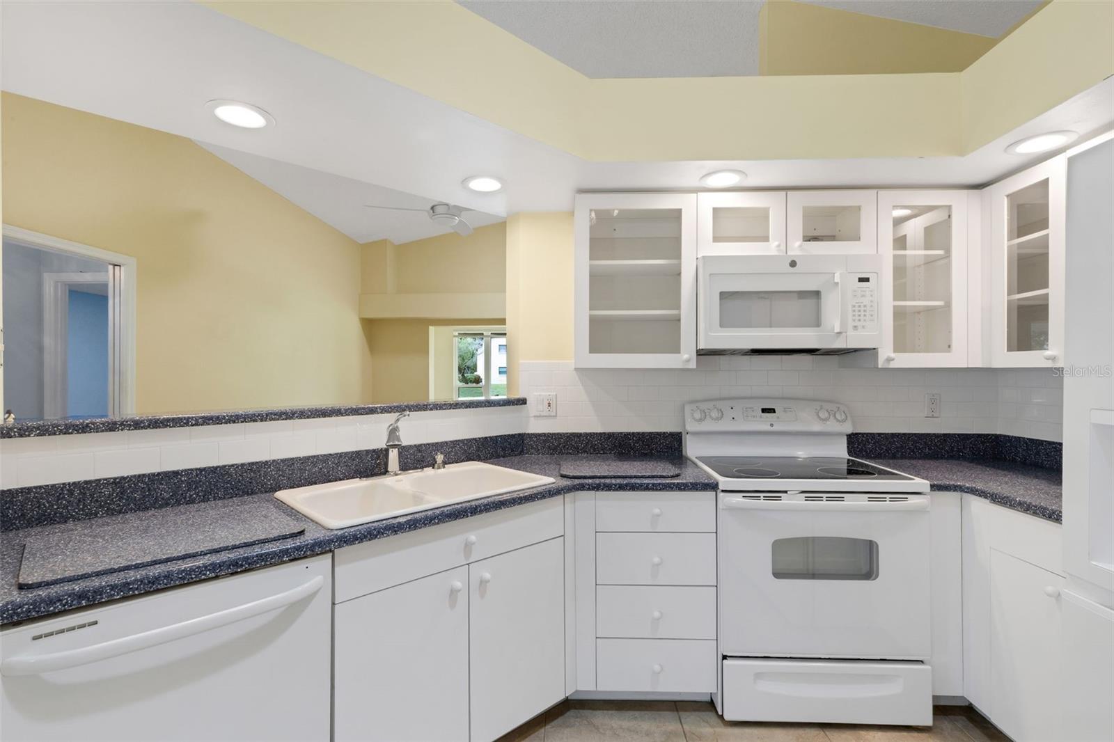 4430 FERN DR — photo 28