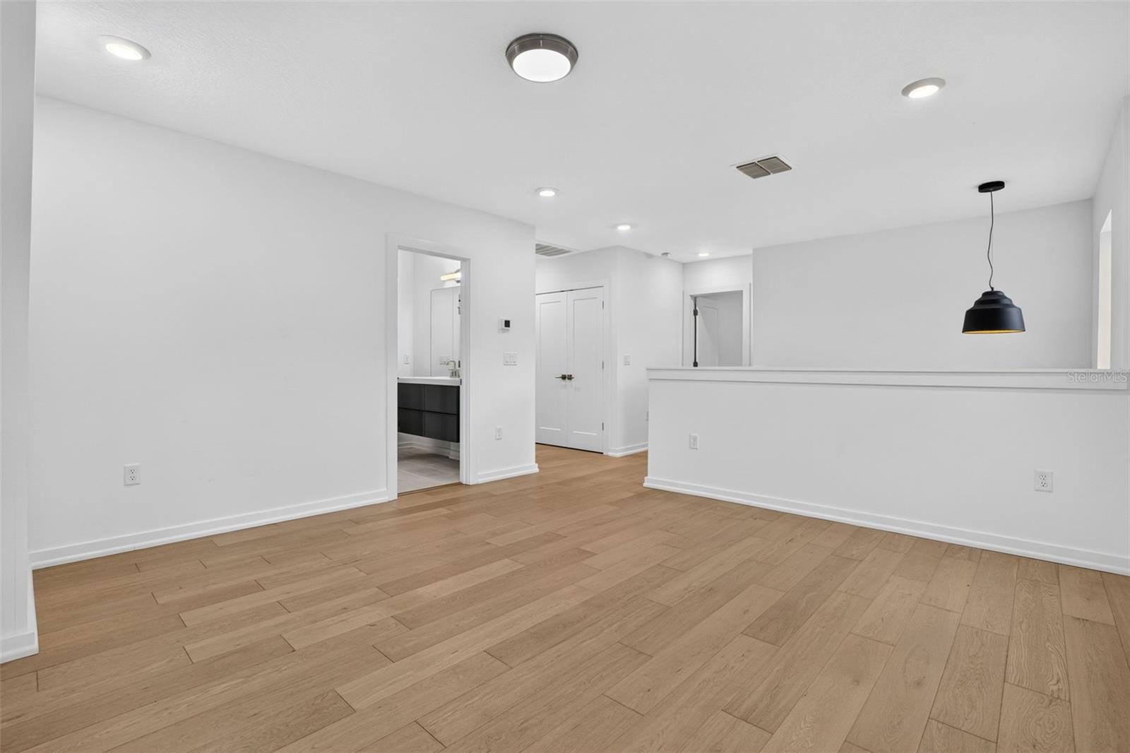 5818 1/2 S 6TH ST — photo 12