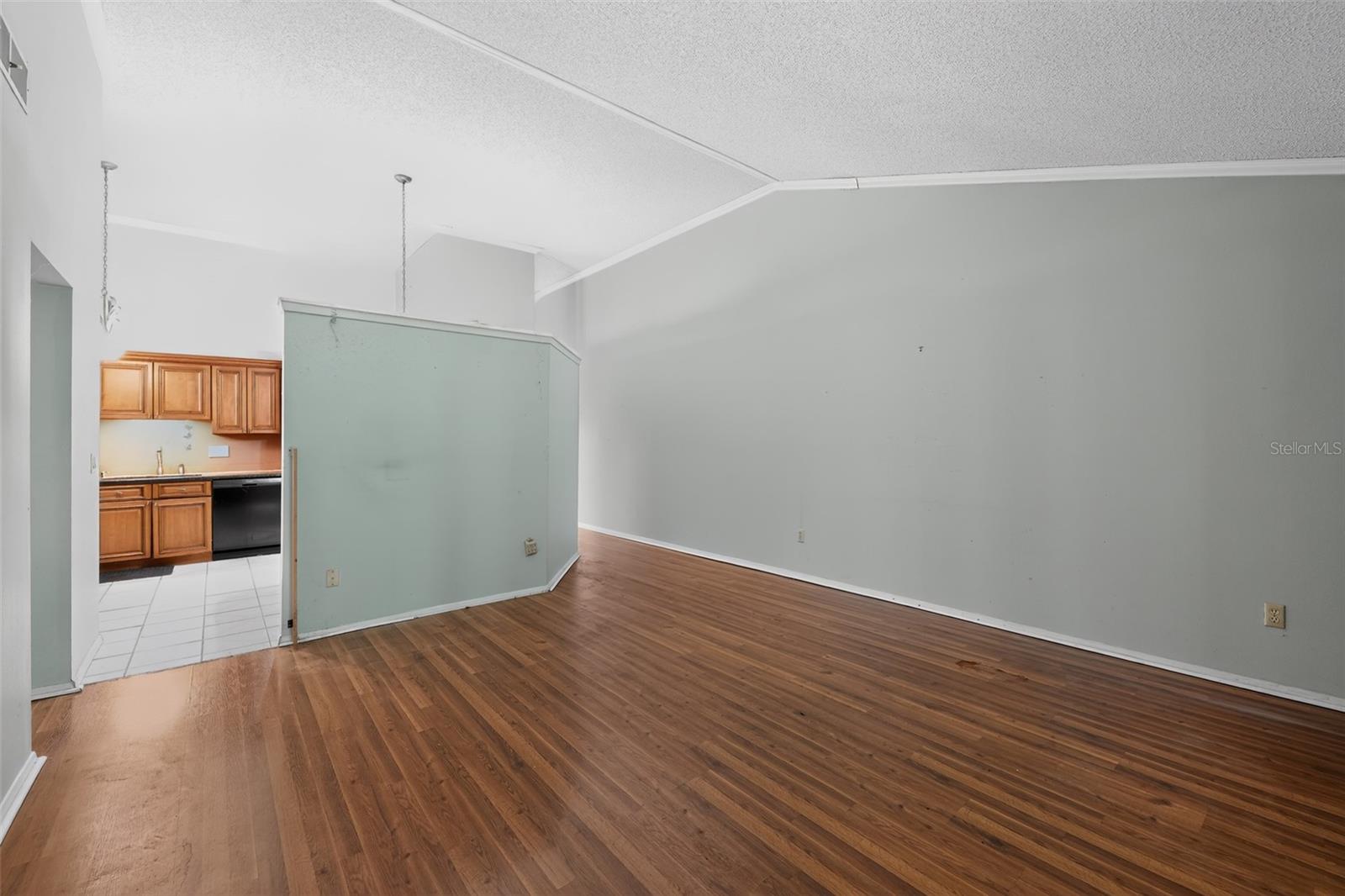 3205 LAUREL DALE DR — photo 14