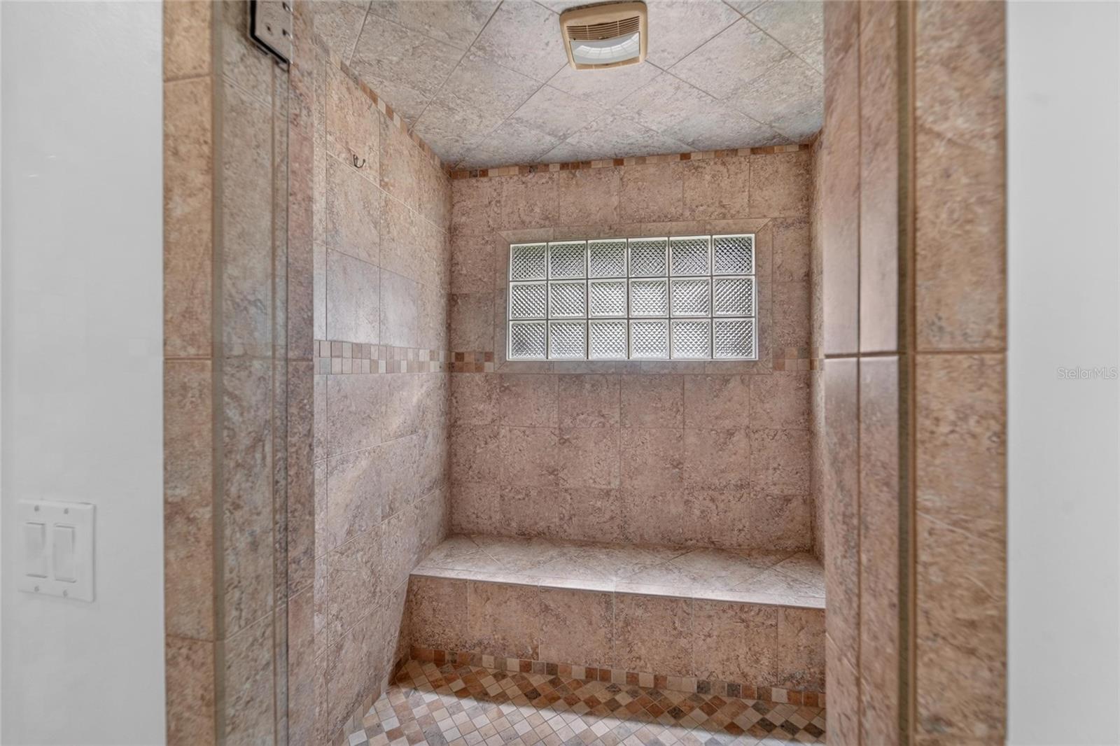 14015 SHADY SHORES DR — photo 24
