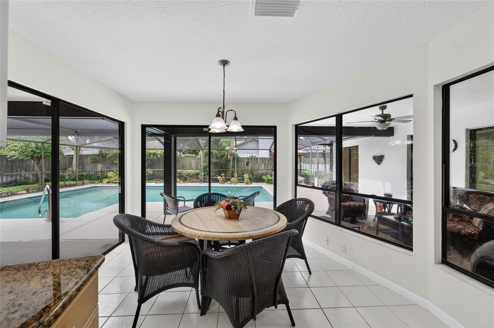 14015 SHADY SHORES DR — photo 14