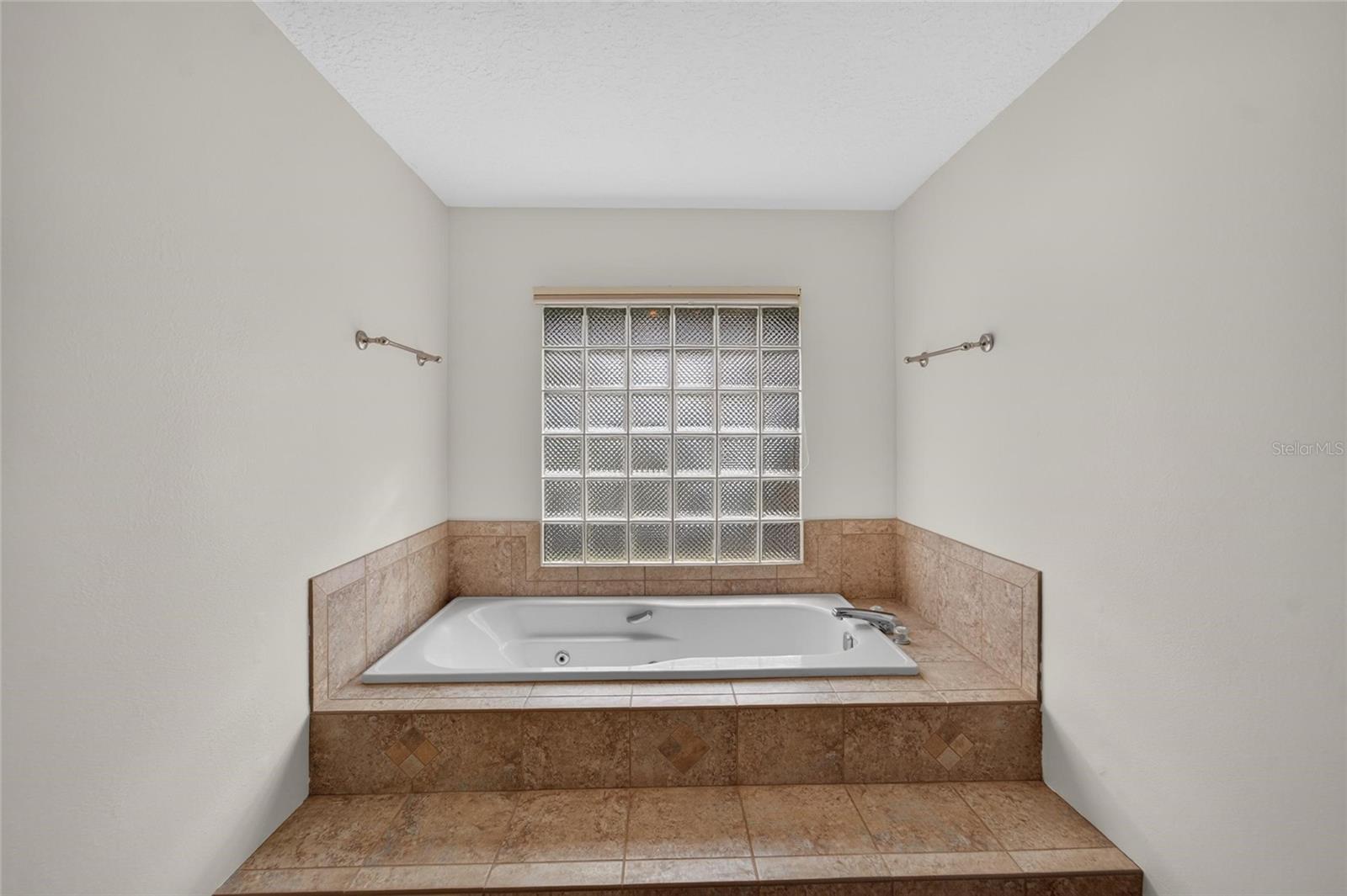 14015 SHADY SHORES DR — photo 23
