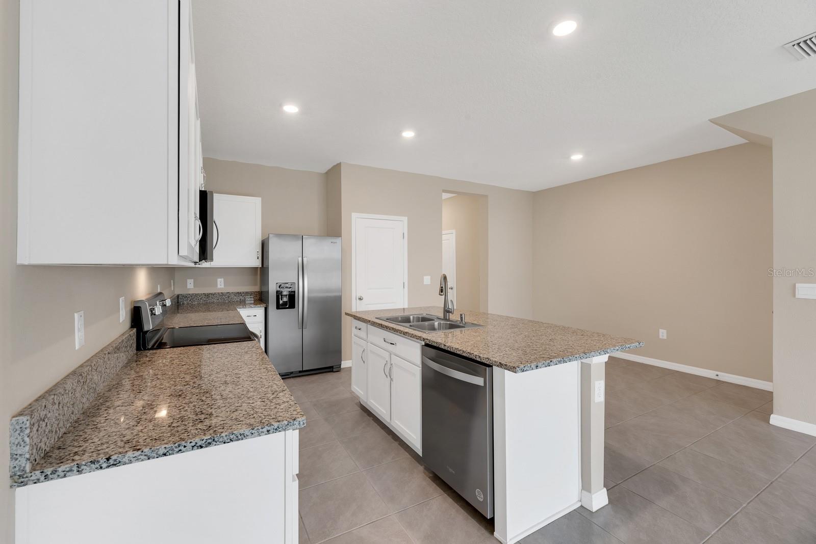 3507 MARIGOLD PATCH CT — photo 12