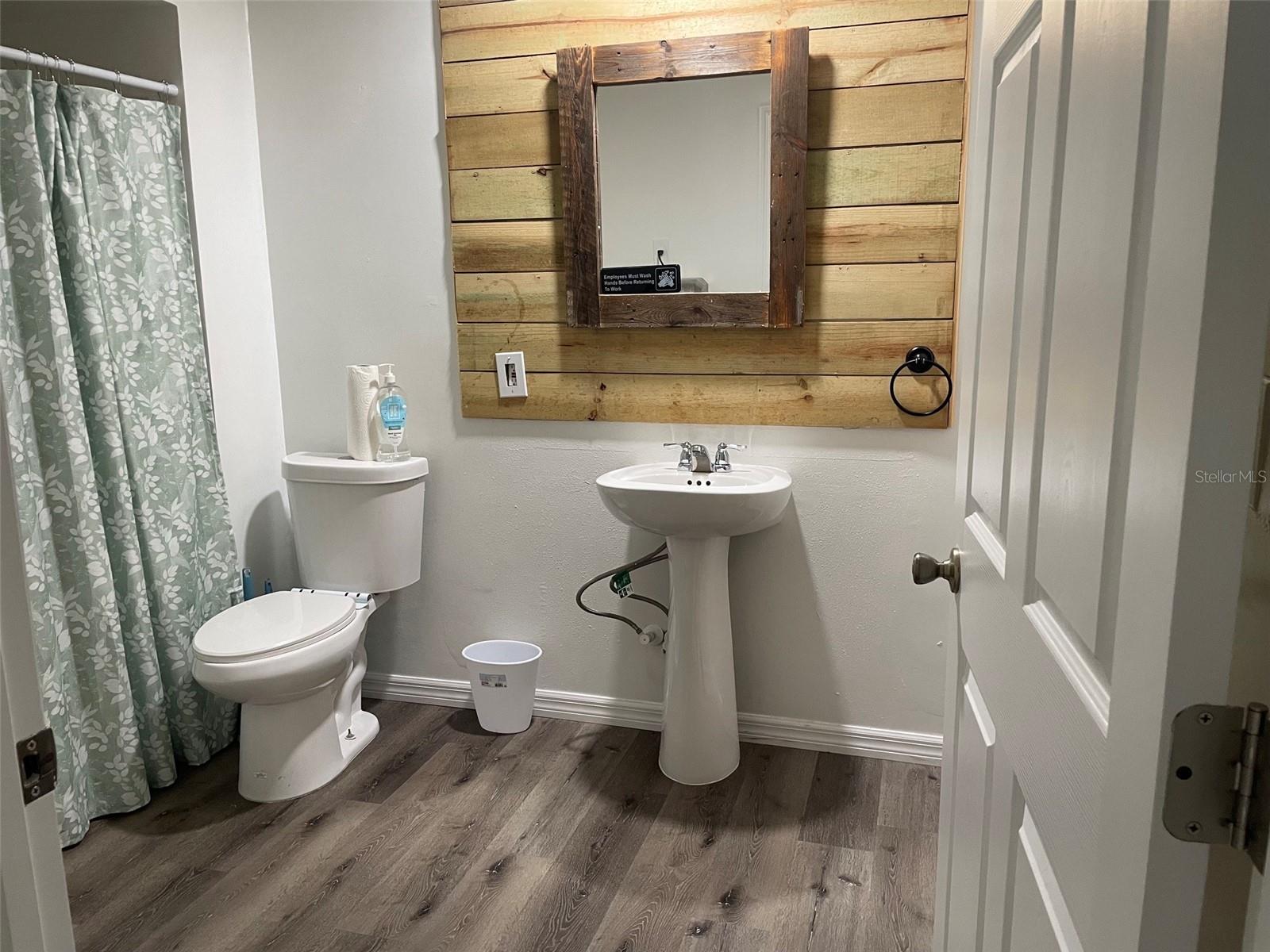 1601 STEPHENS RD — photo 5